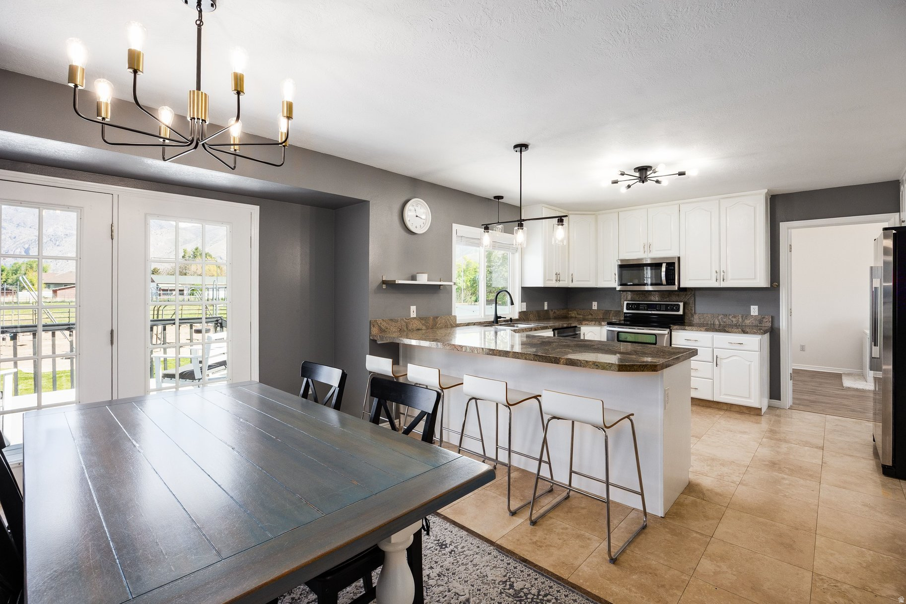 MAPLE BREEZE - Residential