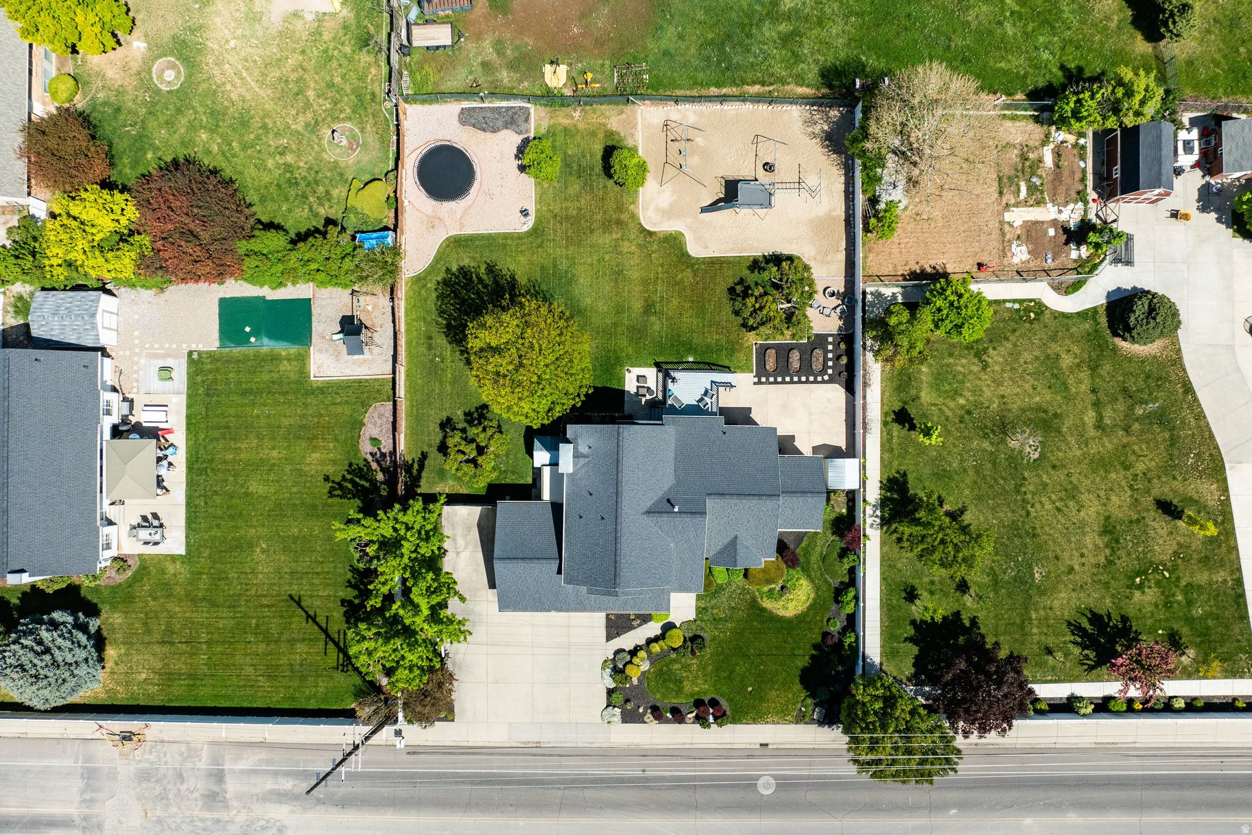 MAPLE BREEZE - Residential