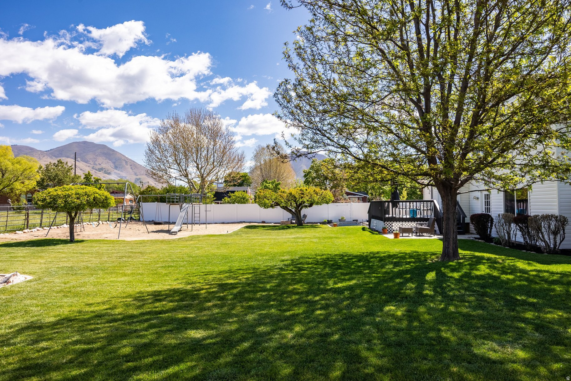 MAPLE BREEZE - Residential