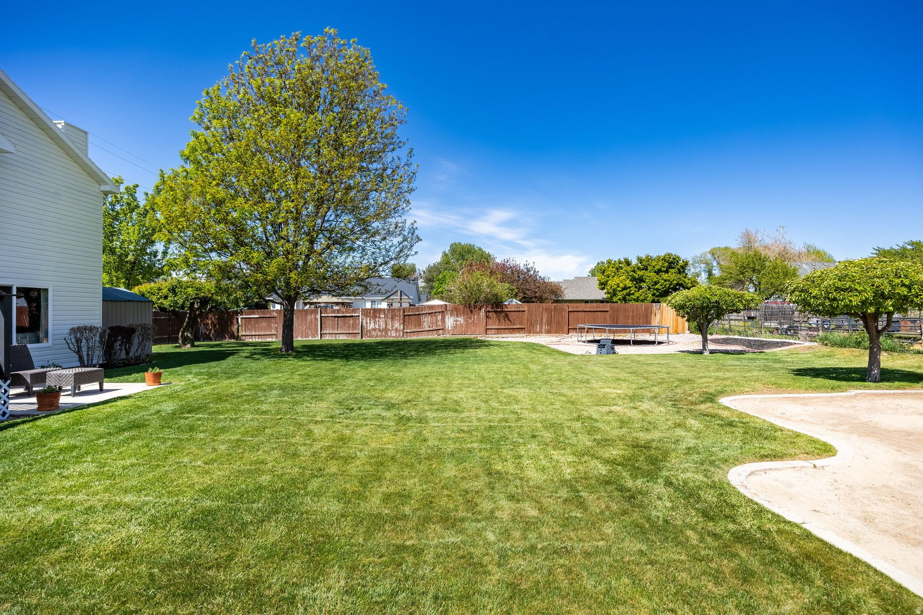 MAPLE BREEZE - Residential