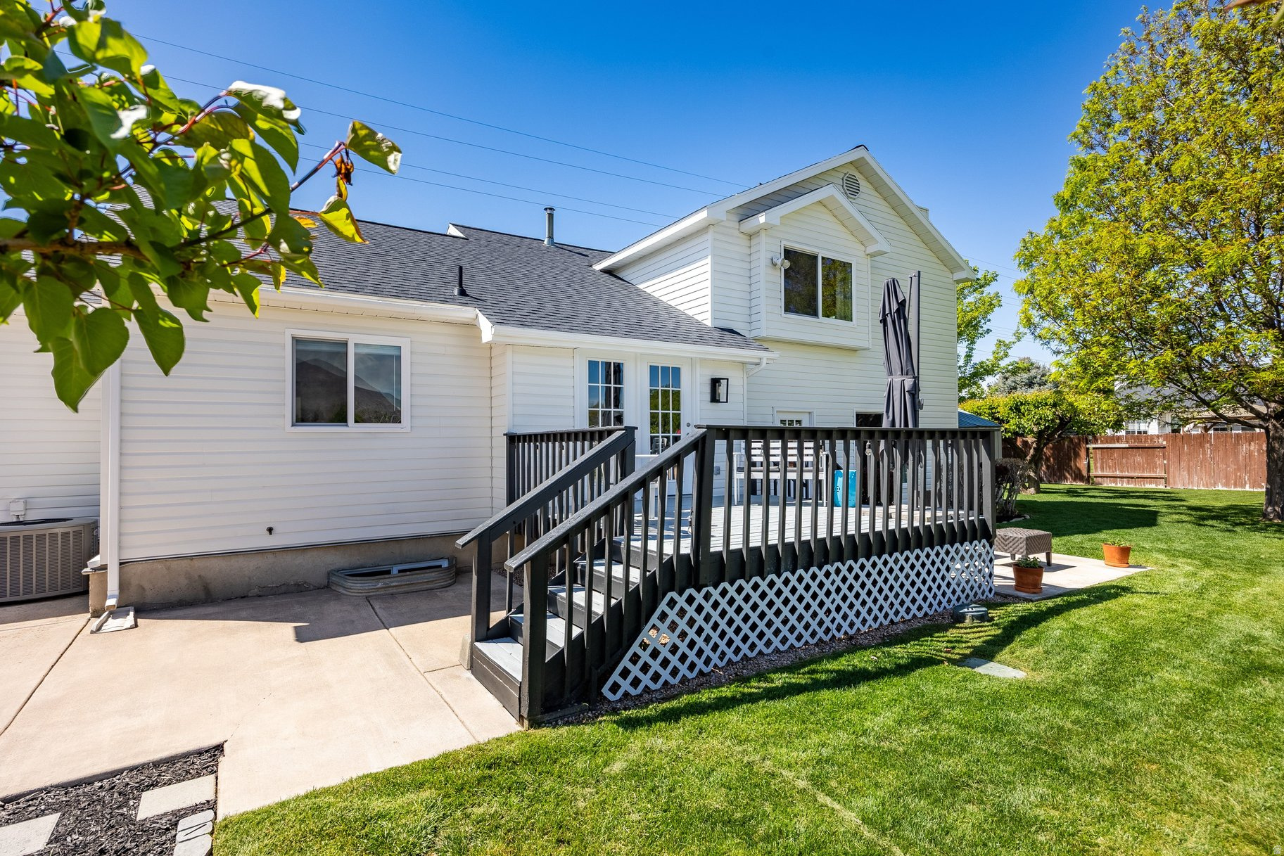 MAPLE BREEZE - Residential