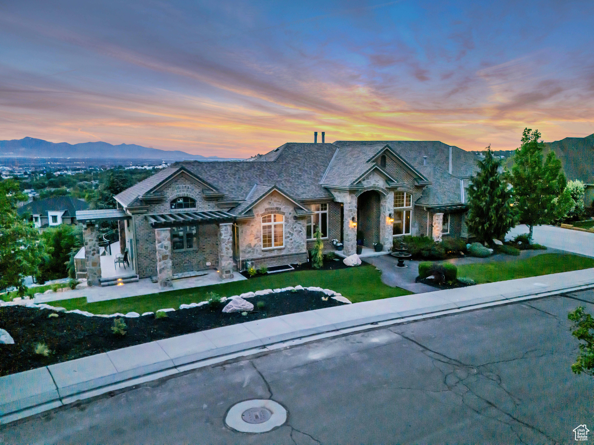 HICKORY RIDGE - Residential