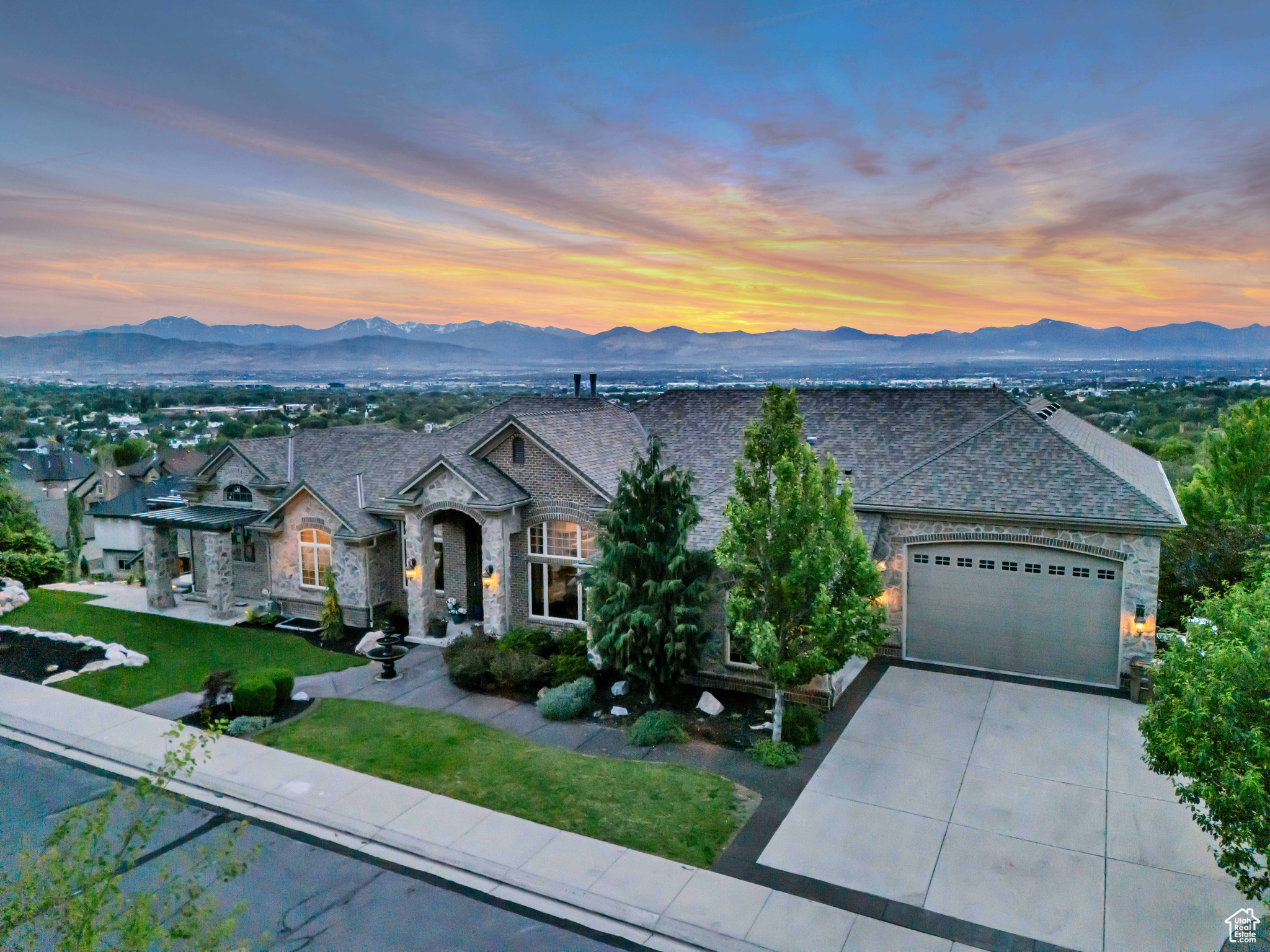 HICKORY RIDGE - Residential