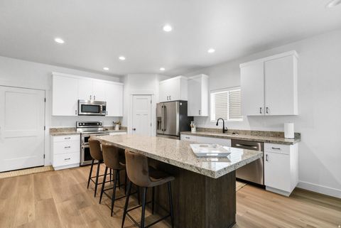 Tiny photo for 977 W 1080 S, Richfield, UT 84701 (MLS # 2140956)