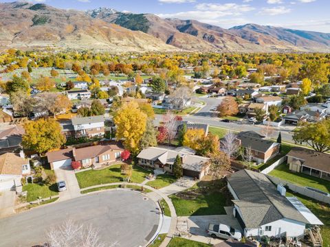 Tiny photo for 664 N 300 E, Kaysville, UT 84037 (MLS # 2121047)