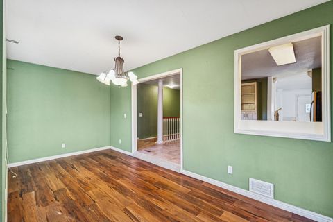 Tiny photo for 664 N 300 E, Kaysville, UT 84037 (MLS # 2121047)