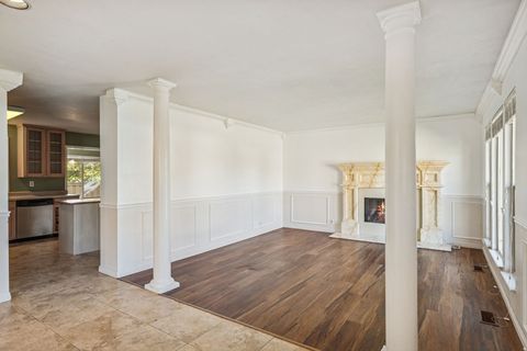 Tiny photo for 664 N 300 E, Kaysville, UT 84037 (MLS # 2121047)