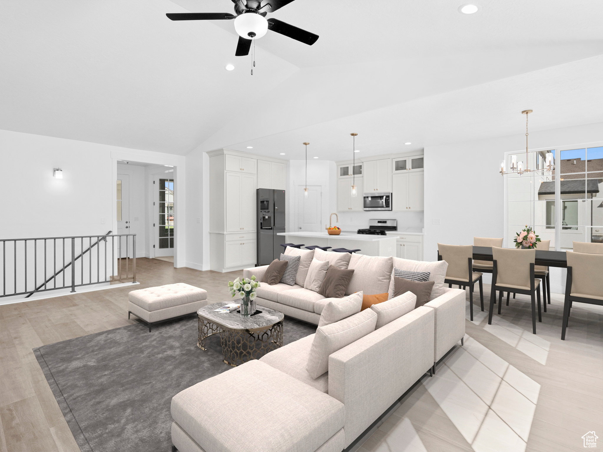 BROAD HOLLOW - Residential