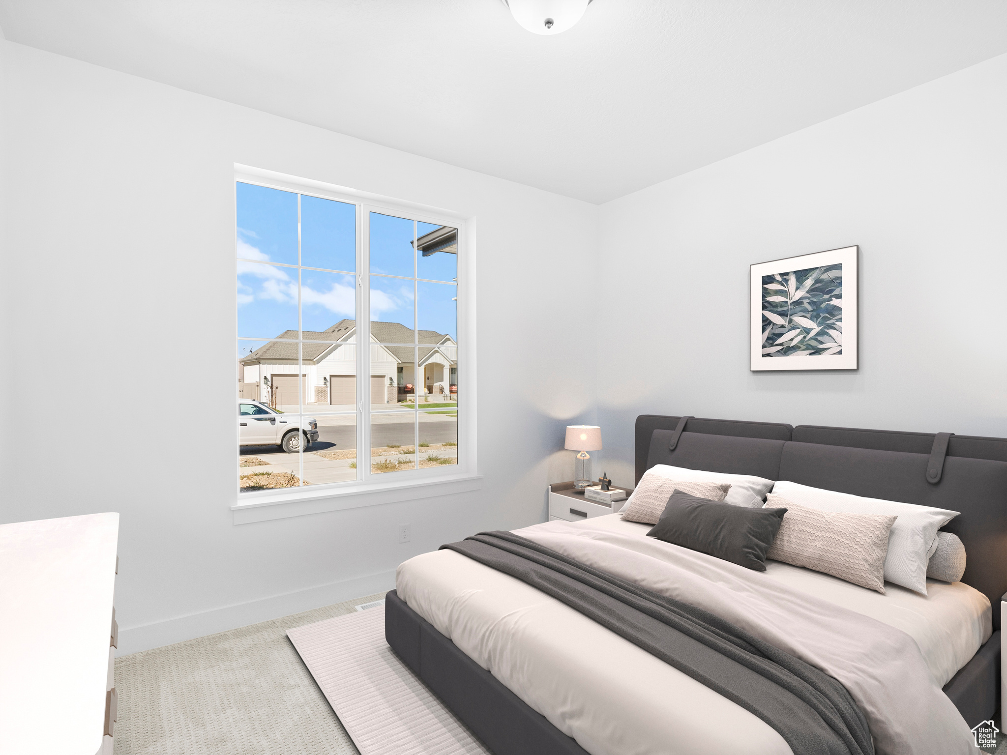 BROAD HOLLOW - Residential