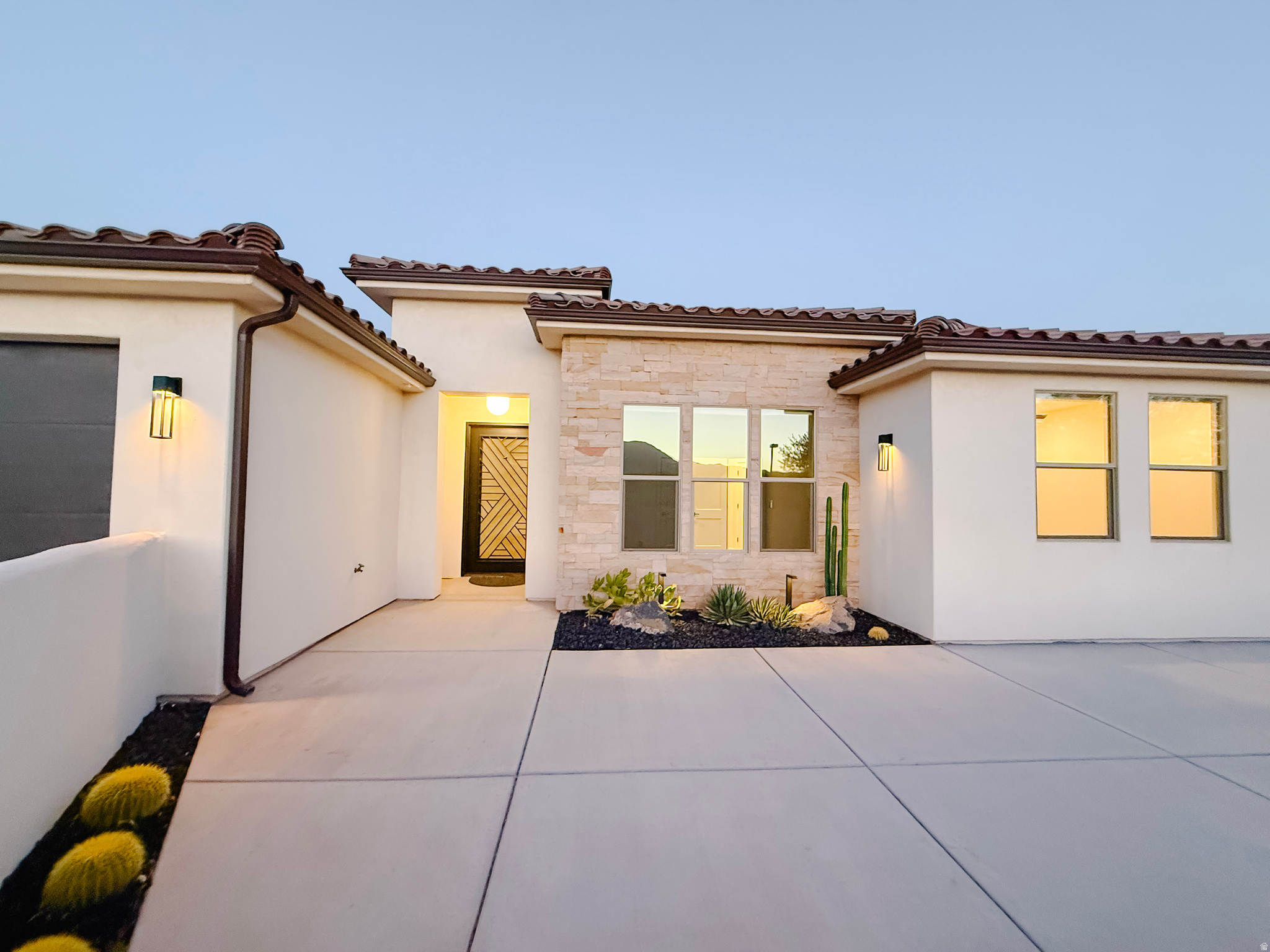 MESA VIEWS AT TRAIL RIDGE ESTATES - Residential