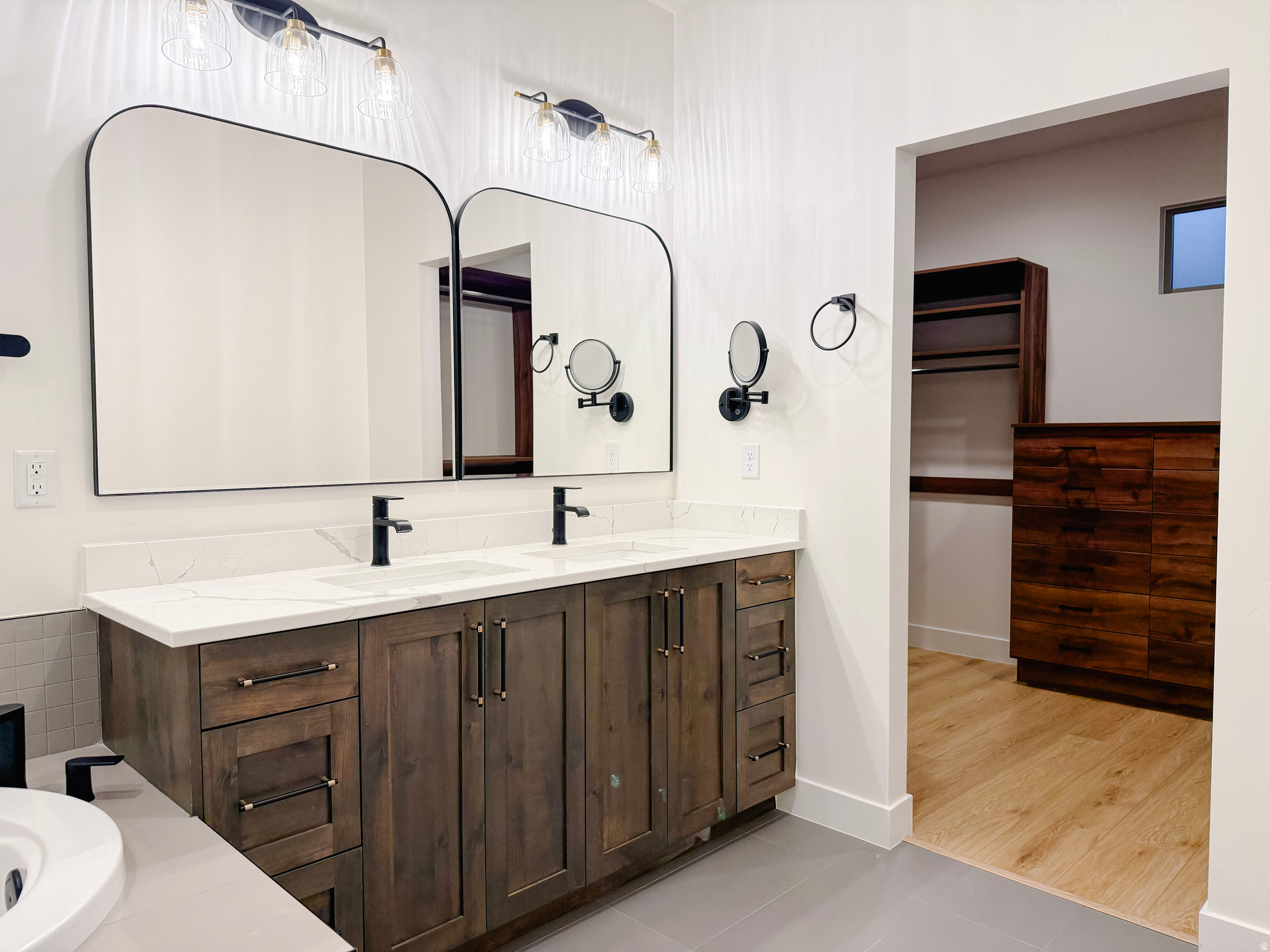 MESA VIEWS AT TRAIL RIDGE ESTATES - Residential