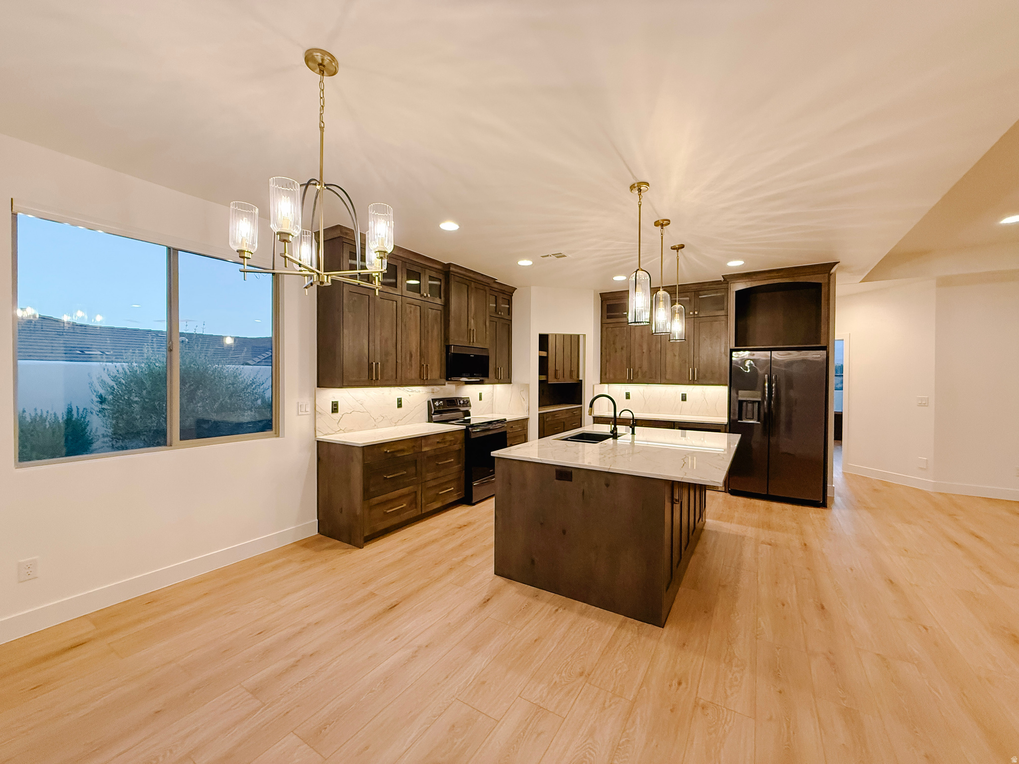 MESA VIEWS AT TRAIL RIDGE ESTATES - Residential