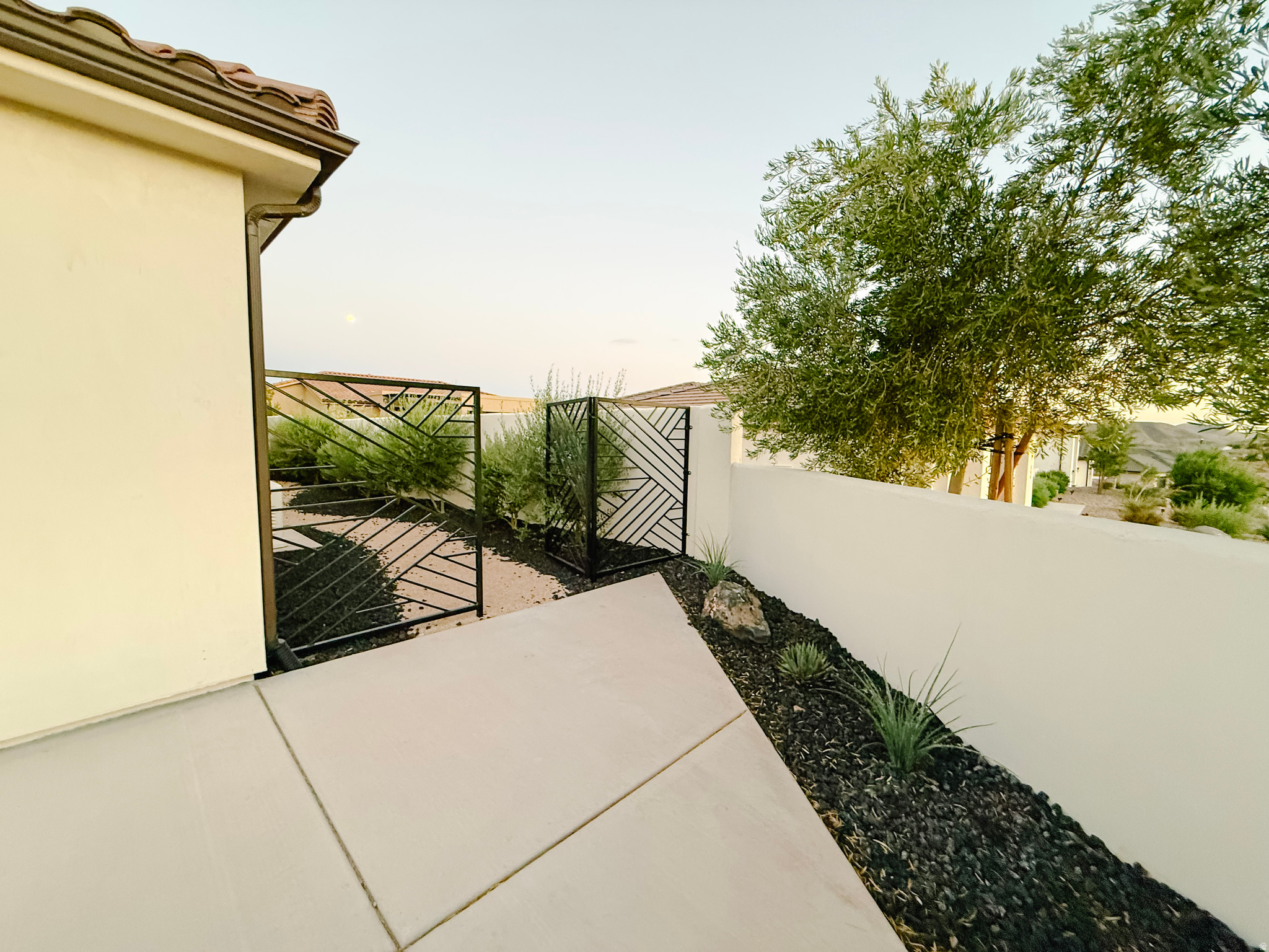 MESA VIEWS AT TRAIL RIDGE ESTATES - Residential