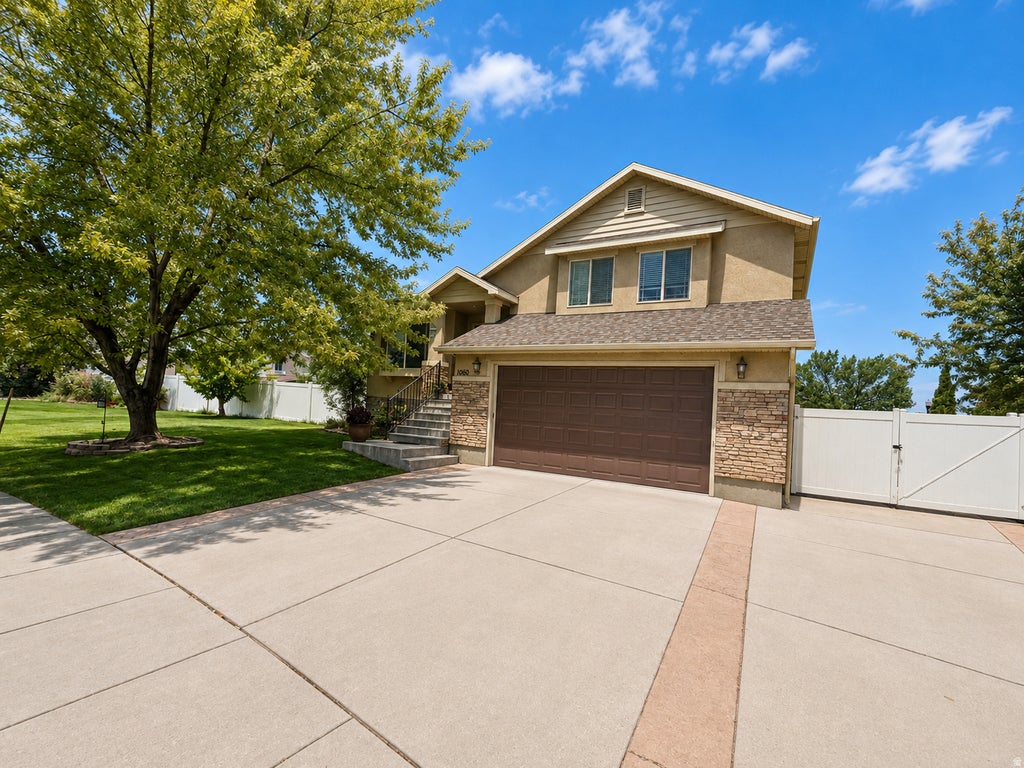 Photo of 1060 W ASCOT DR, North Salt Lake, UT 84054 (MLS # 2186766)