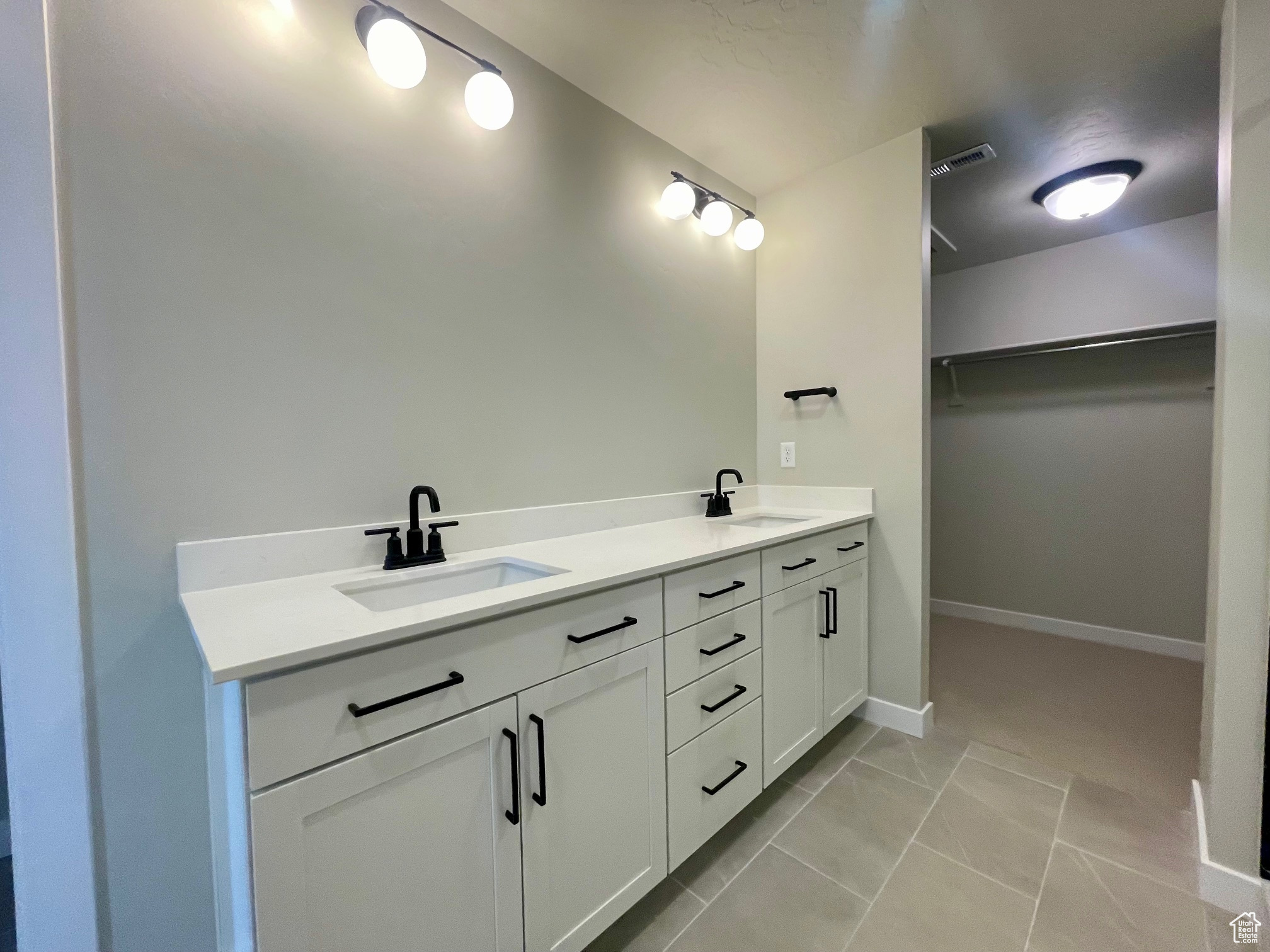 CANYON POINT - Residential