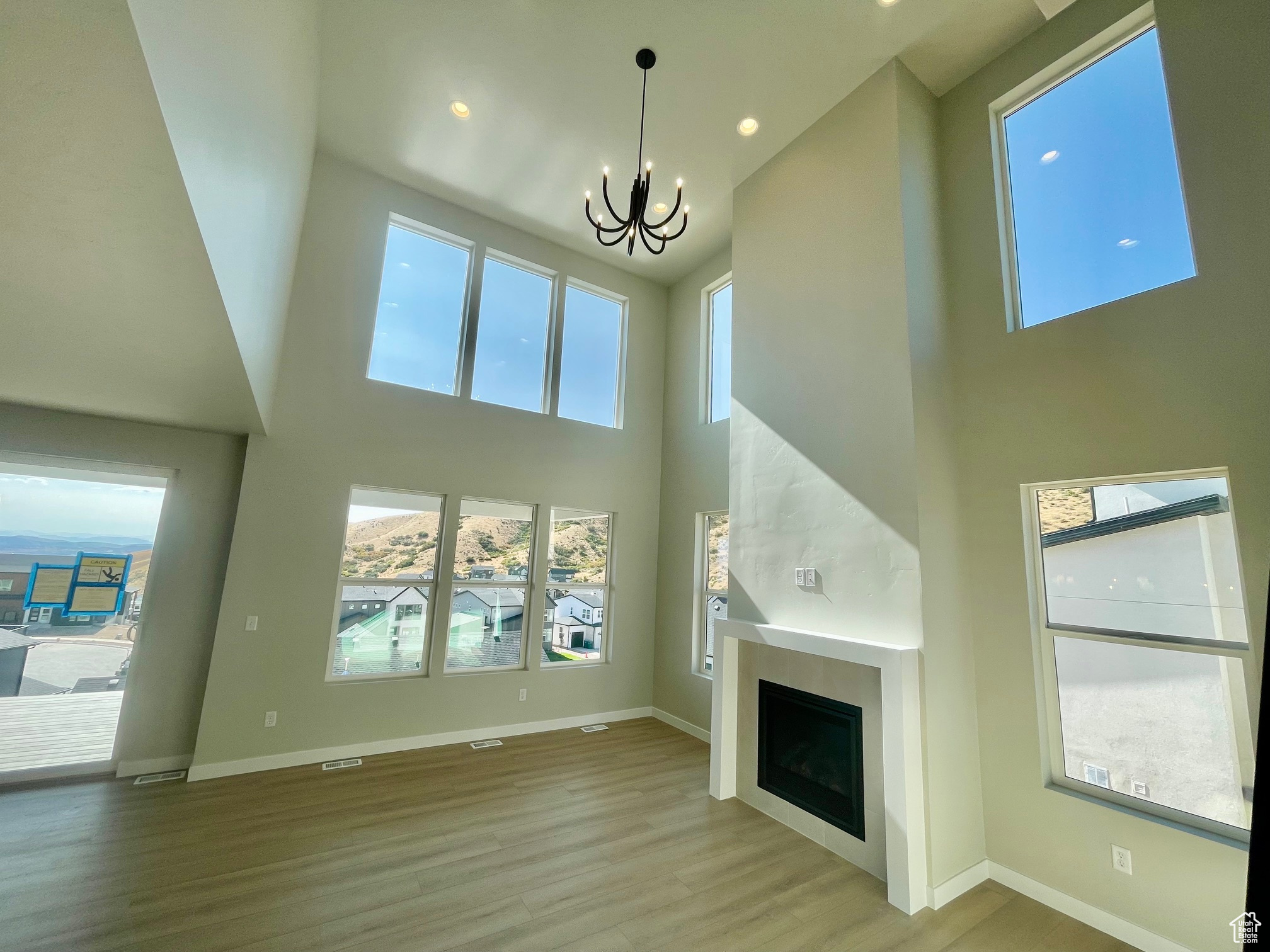 CANYON POINT - Residential