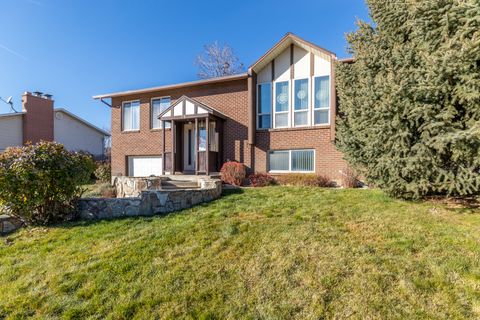 Tiny photo for 75 E MONTICELLO DR S, Kaysville, UT 84037 (MLS # 2127387)
