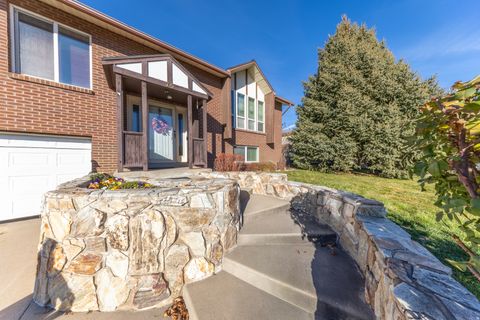 Tiny photo for 75 E MONTICELLO DR S, Kaysville, UT 84037 (MLS # 2127387)