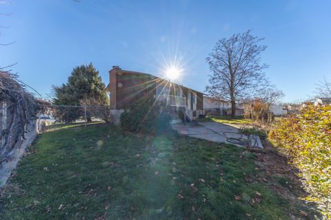 Tiny photo for 75 E MONTICELLO DR S, Kaysville, UT 84037 (MLS # 2127387)