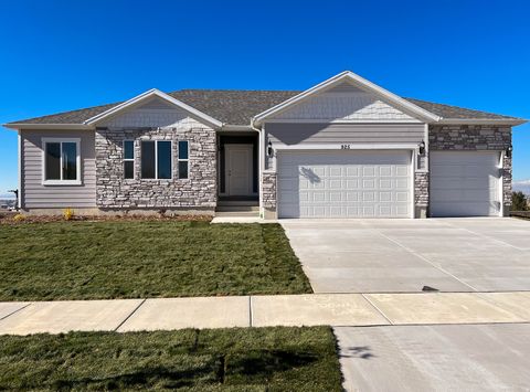 Photo of 1660 S SAGEBERRY DR #SH337, Santaquin, UT 84655 (MLS # 2131764)