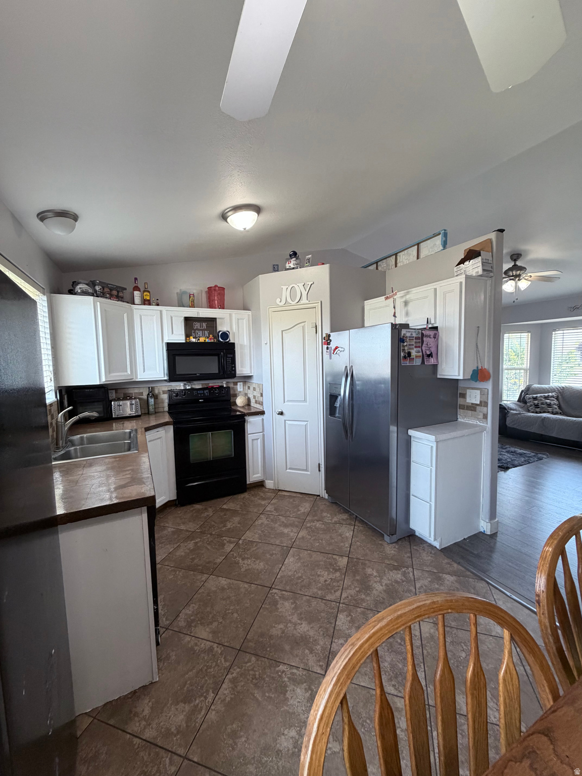 CHELLE COVE - Residential