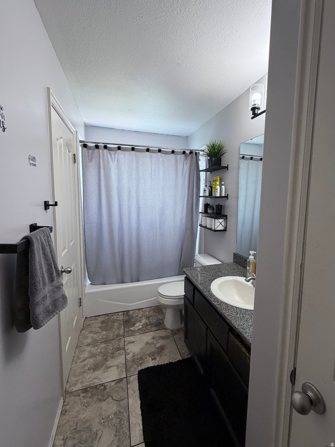 CHELLE COVE - Residential