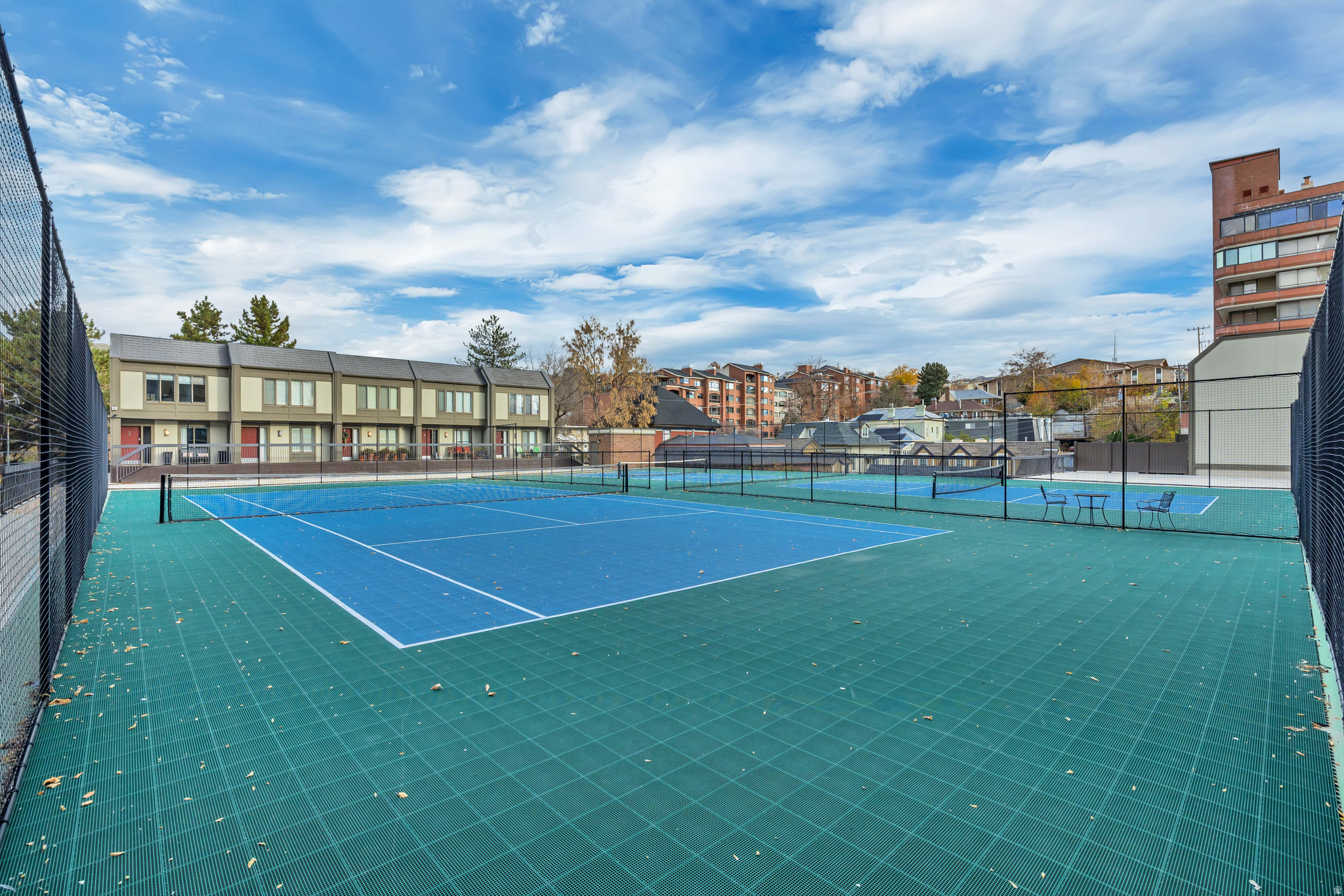 CANYON ROAD TOWERS - Residential