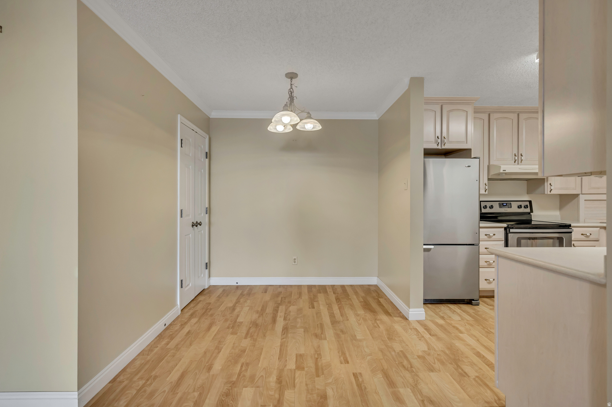 CANYON ROAD TOWERS - Residential