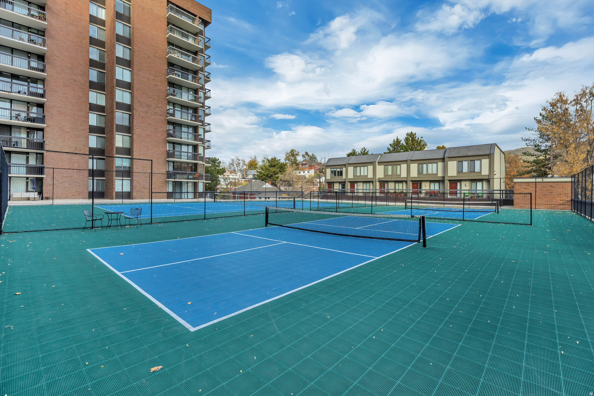 CANYON ROAD TOWERS - Residential