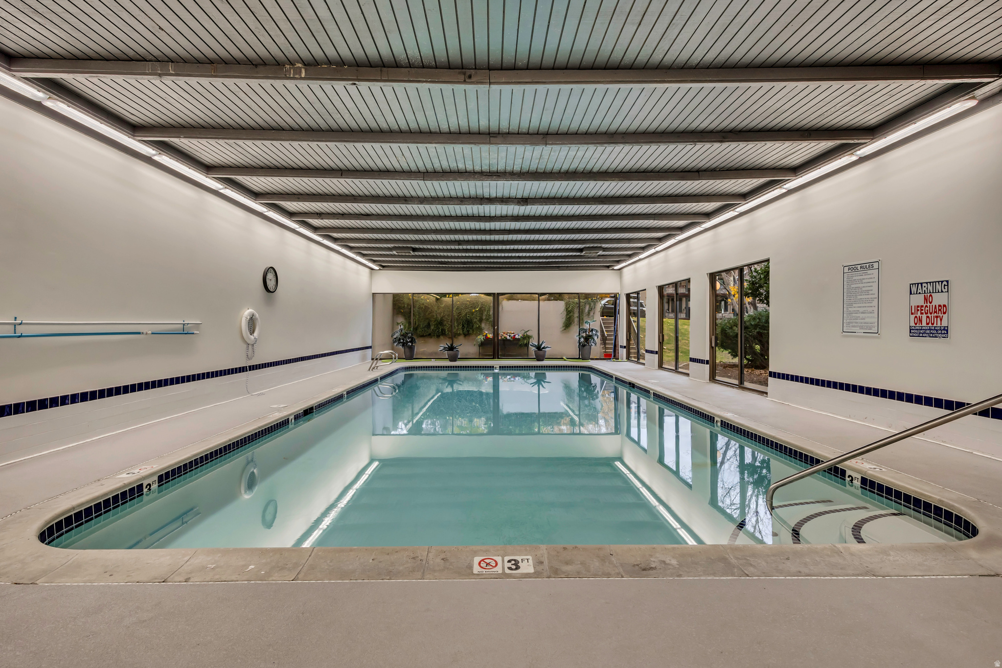 CANYON ROAD TOWERS - Residential