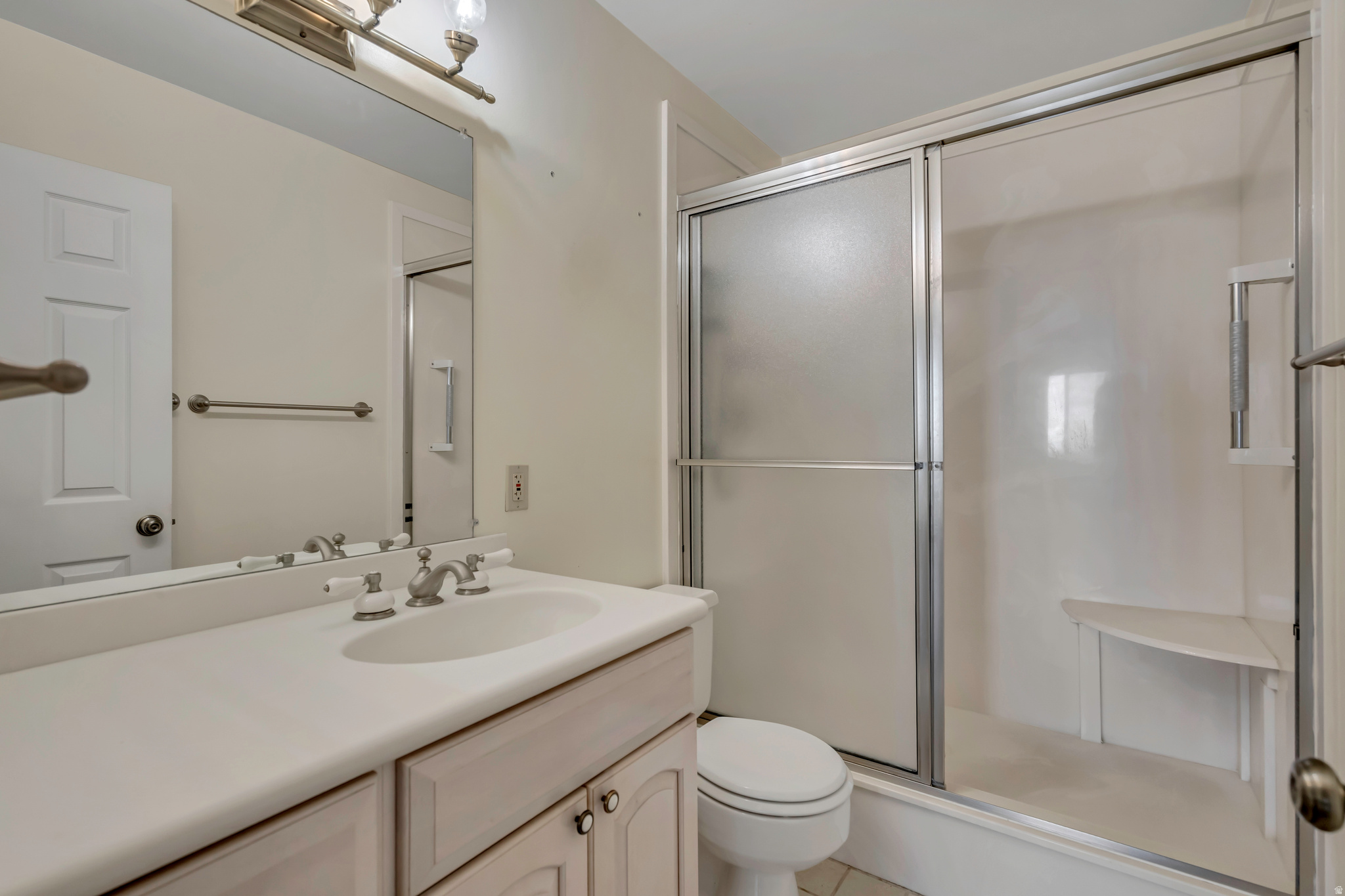 CANYON ROAD TOWERS - Residential