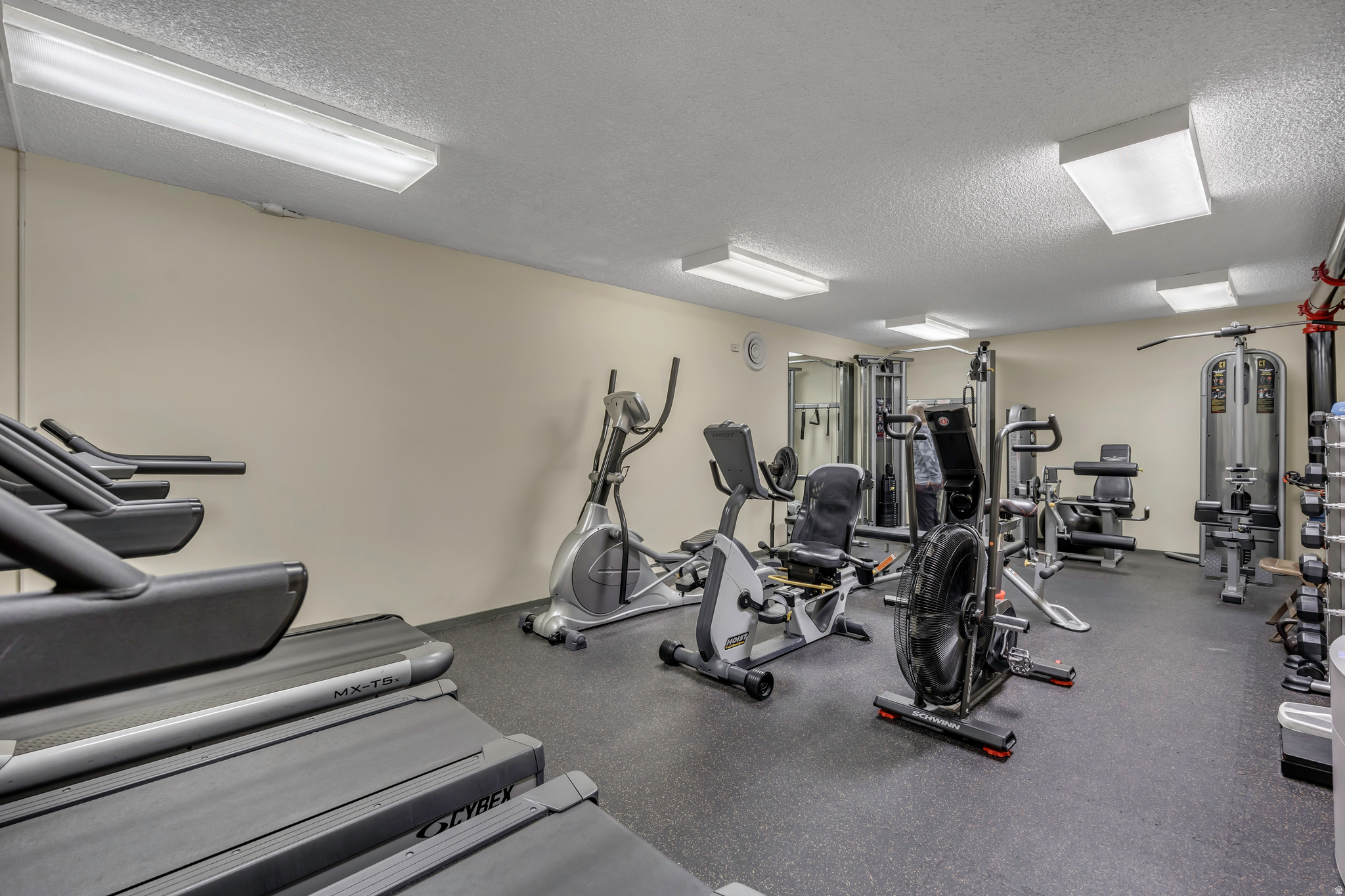 CANYON ROAD TOWERS - Residential