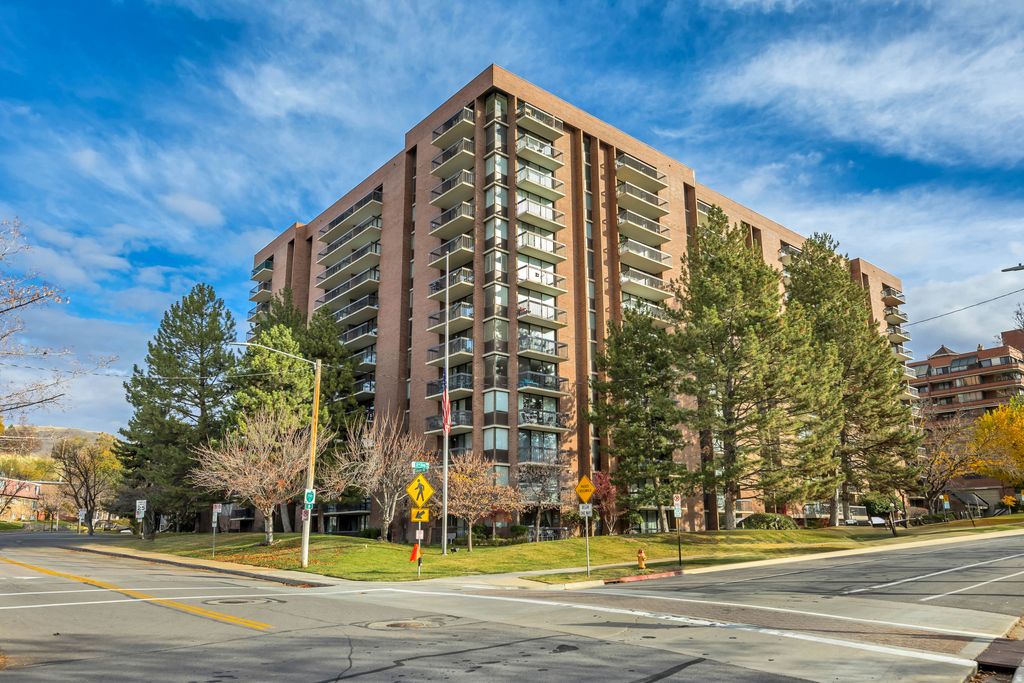 Photo of 123 E SECOND AVE N #1106, Salt Lake City, UT 84103 (MLS # 2124036)
