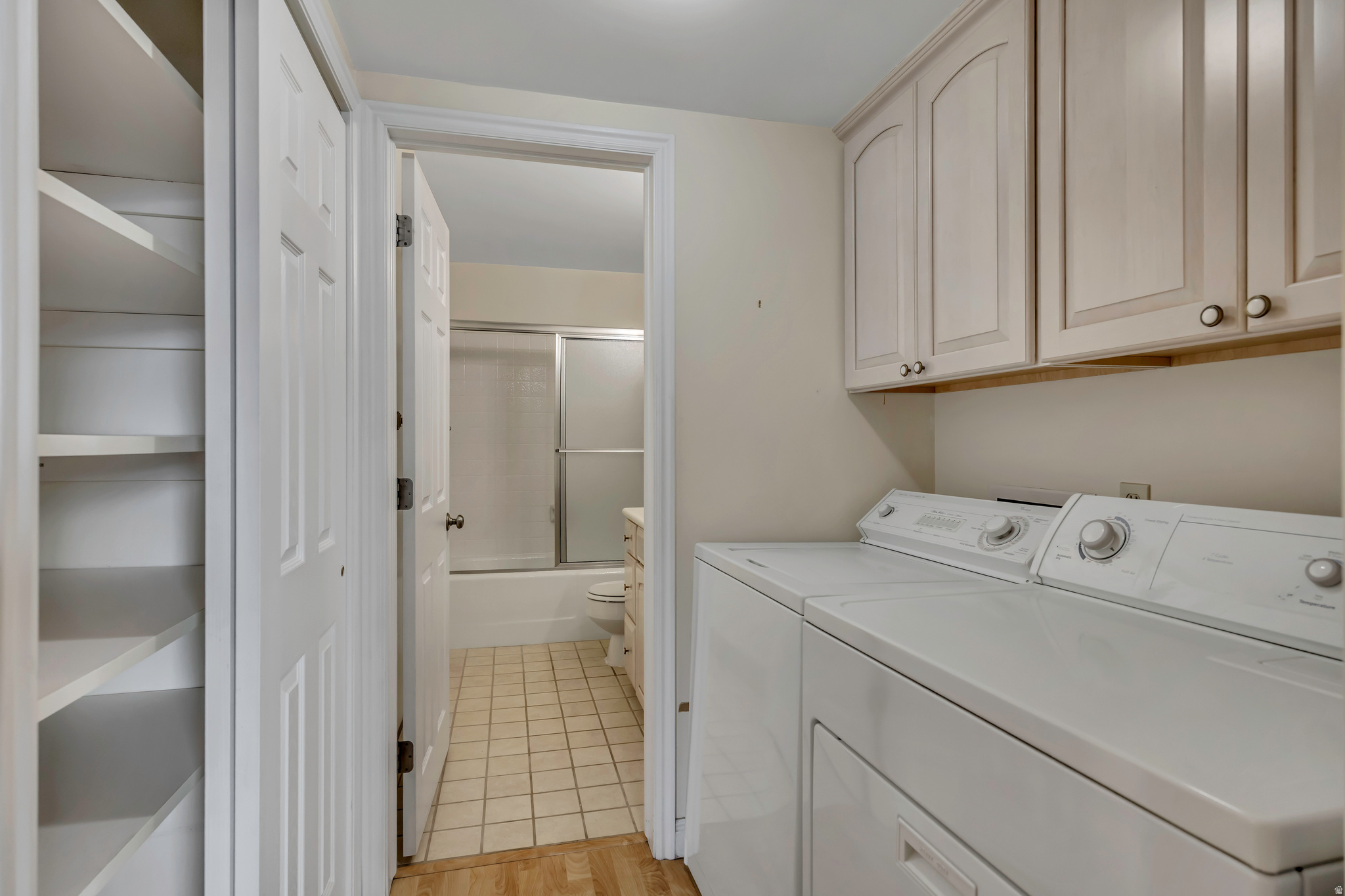 CANYON ROAD TOWERS - Residential