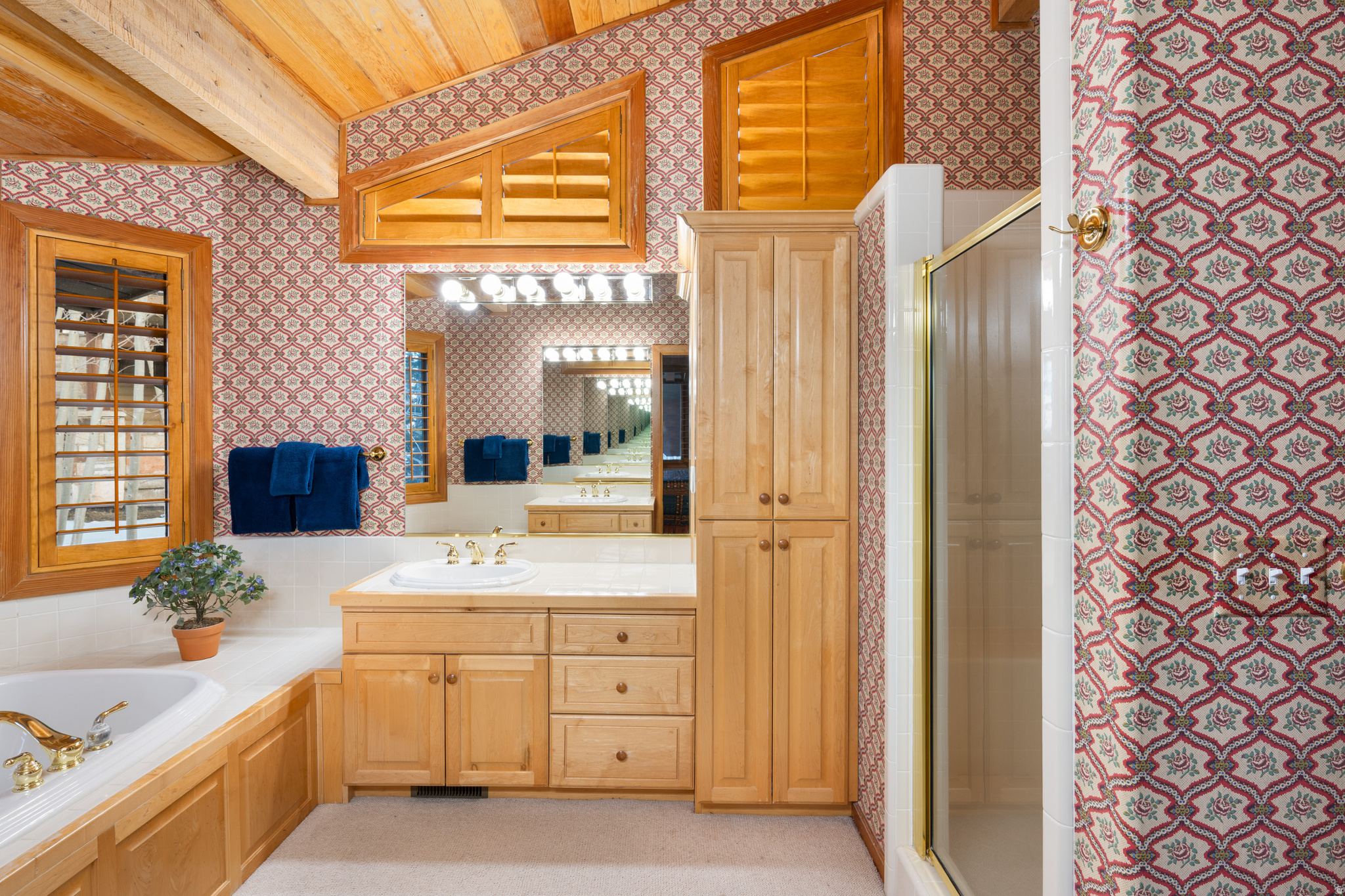 DOUBLE EAGLE AT SILVER LAKE - Residential