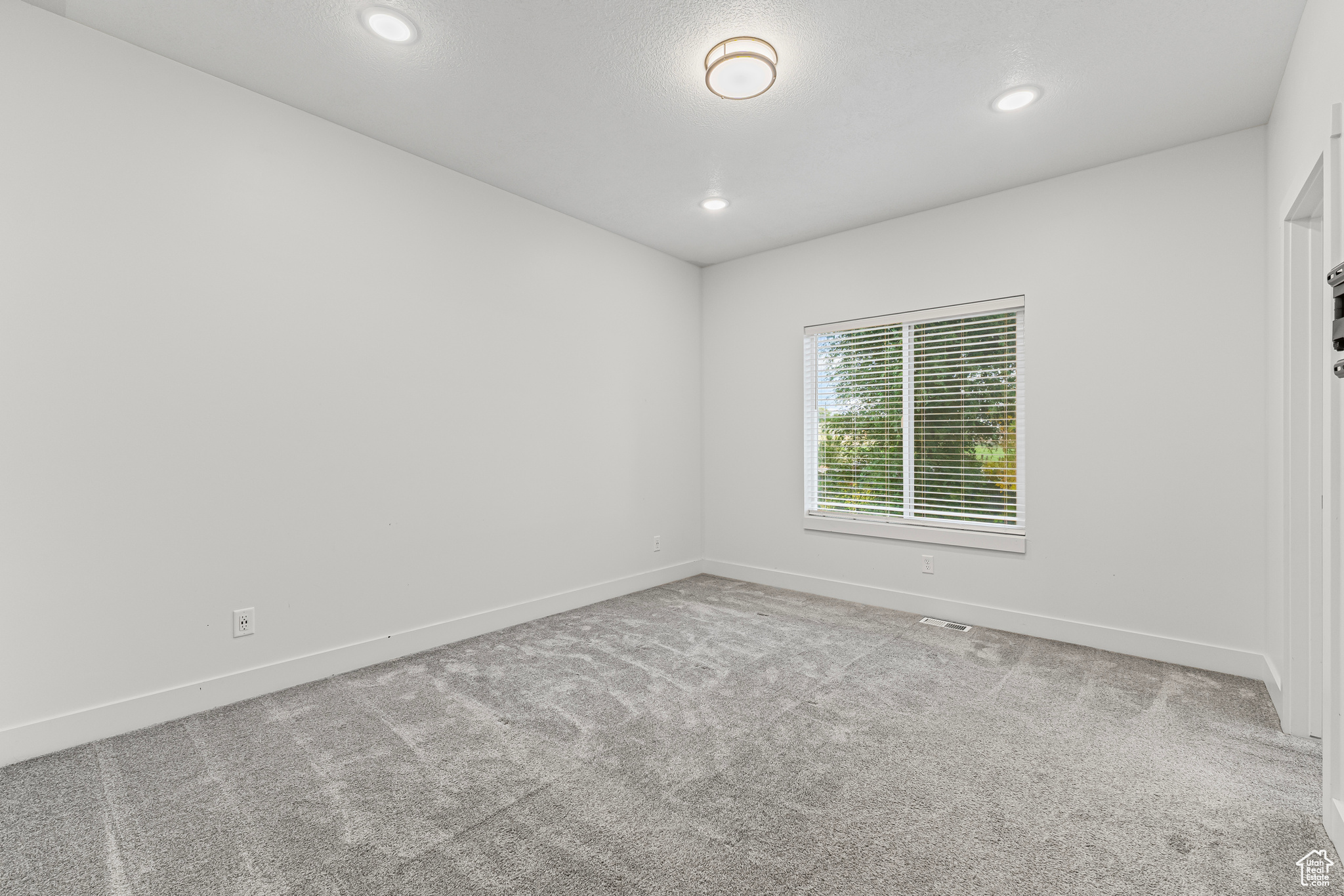 DEER RUN AT WILLAD BAY - Residential