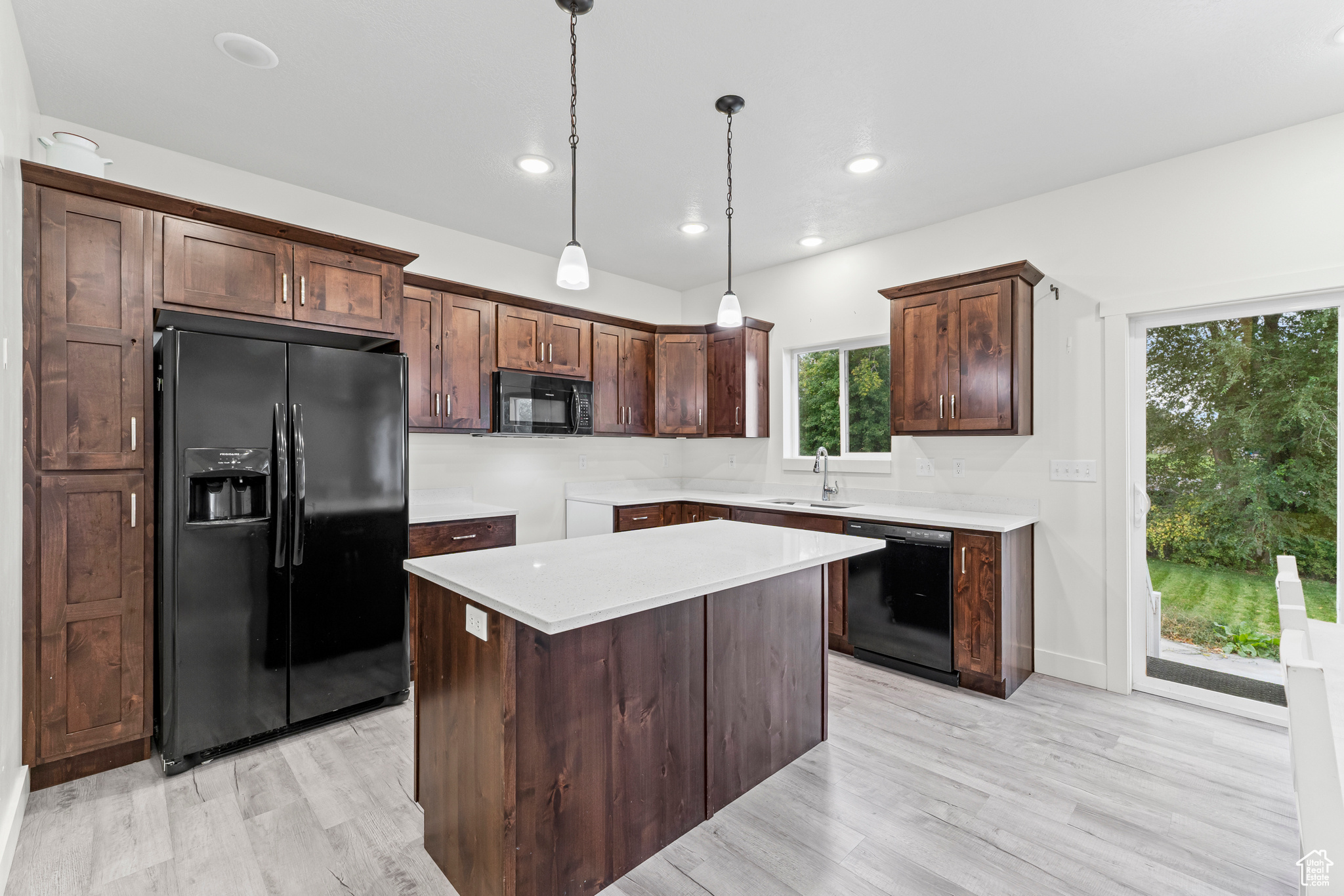 DEER RUN AT WILLAD BAY - Residential