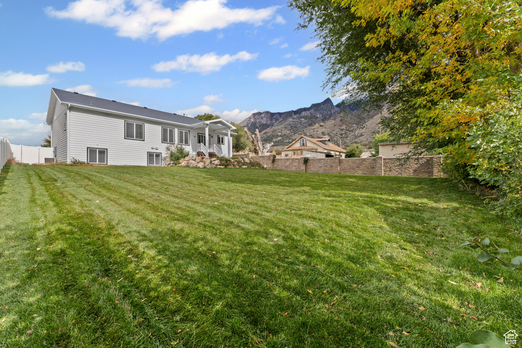 DEER RUN AT WILLAD BAY - Residential