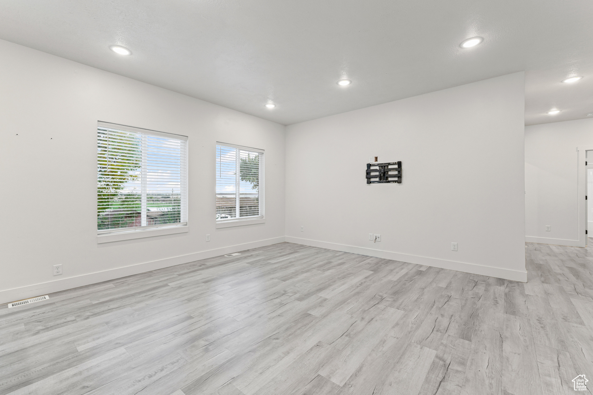 DEER RUN AT WILLAD BAY - Residential