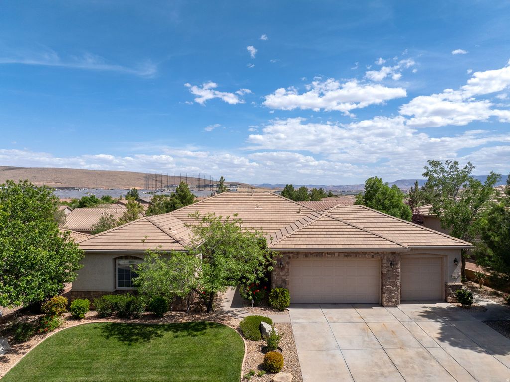 Photo of 4667 S WHISPER DR, Saint George, UT 84790 (MLS # 2152217)