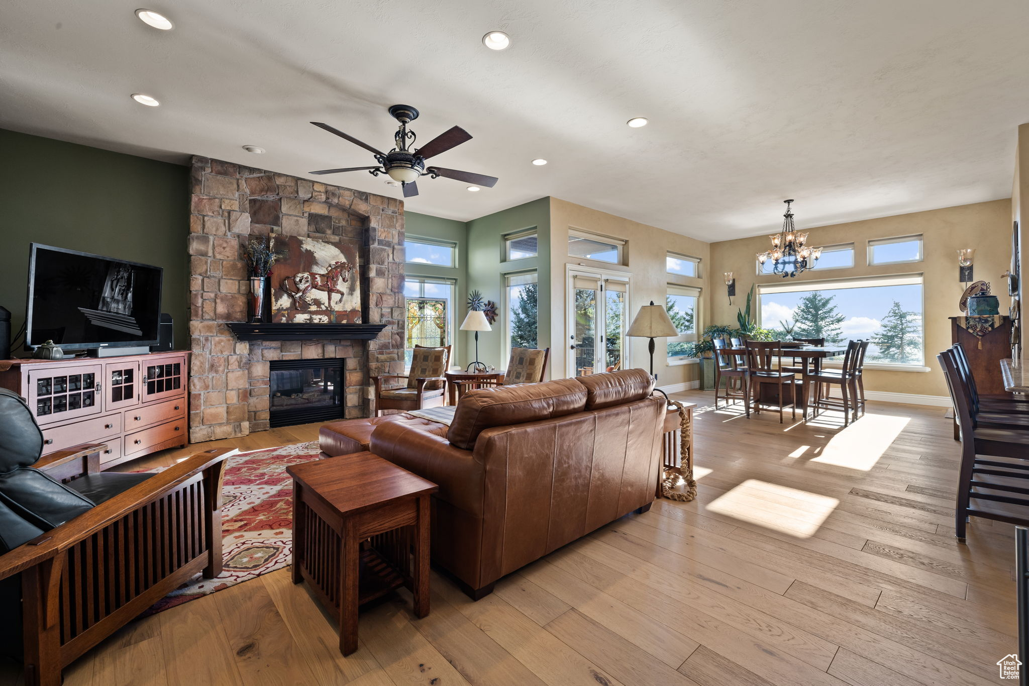 DORCHESTER POINTE - Residential