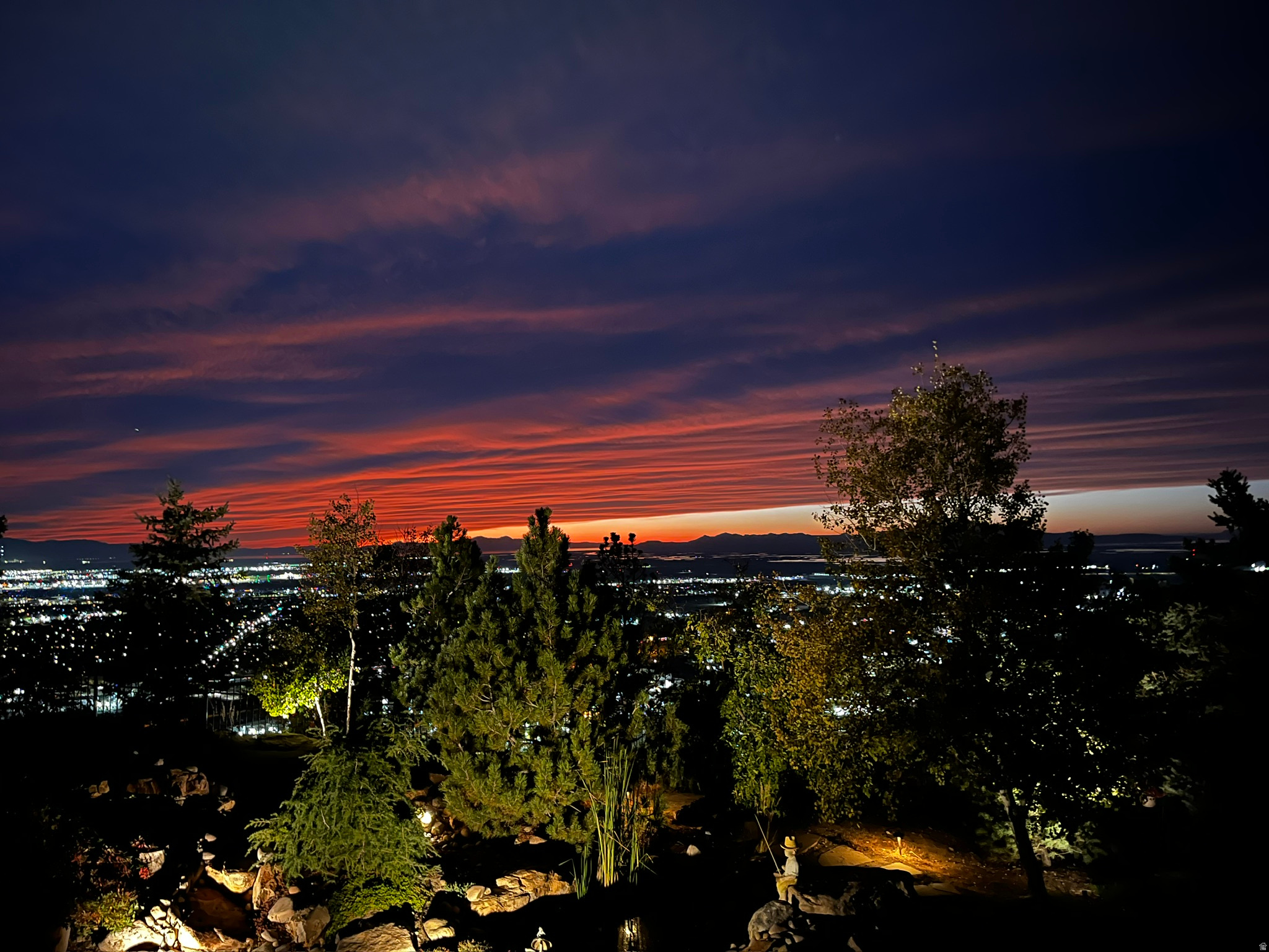 DORCHESTER POINTE - Residential