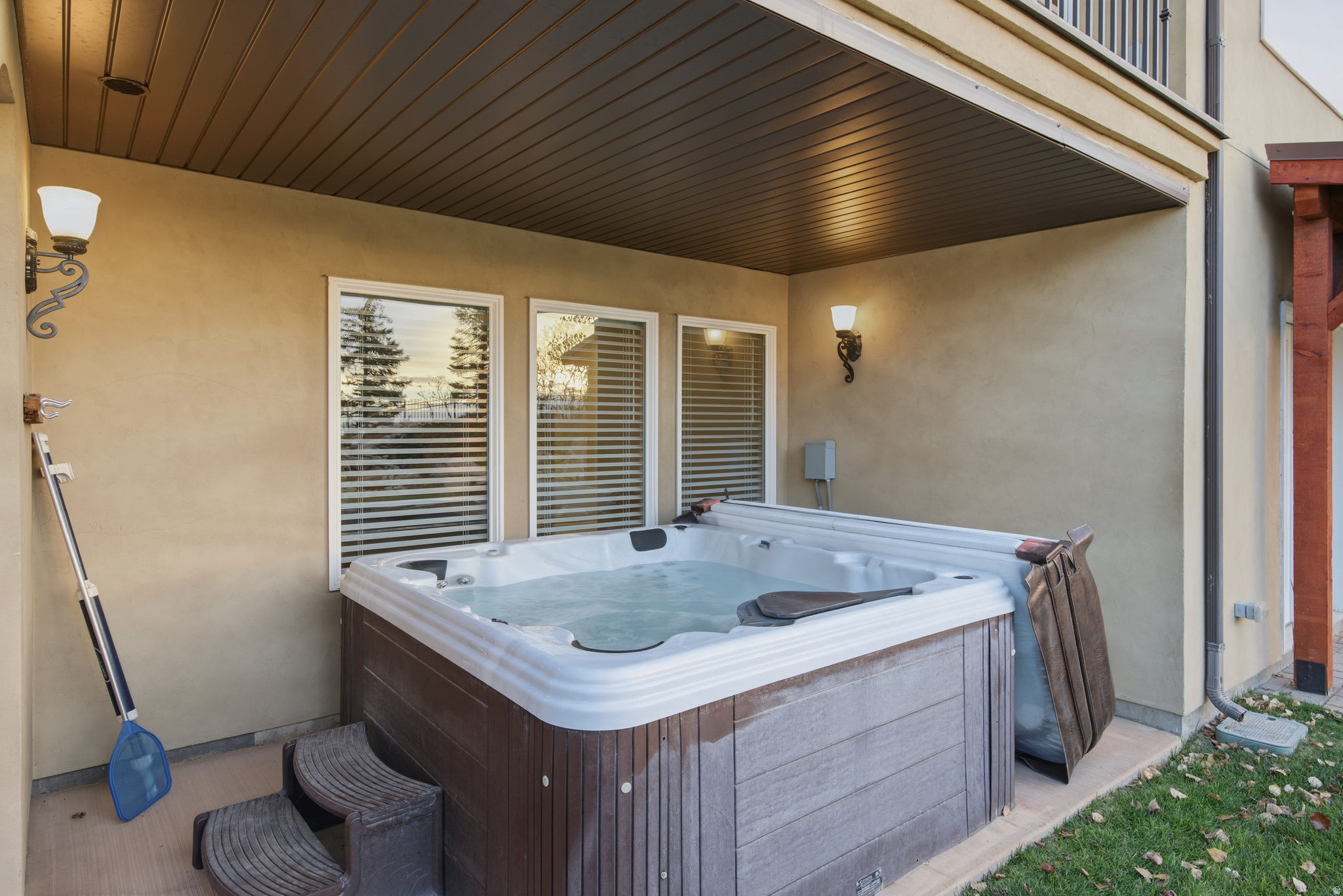 DORCHESTER POINTE - Residential