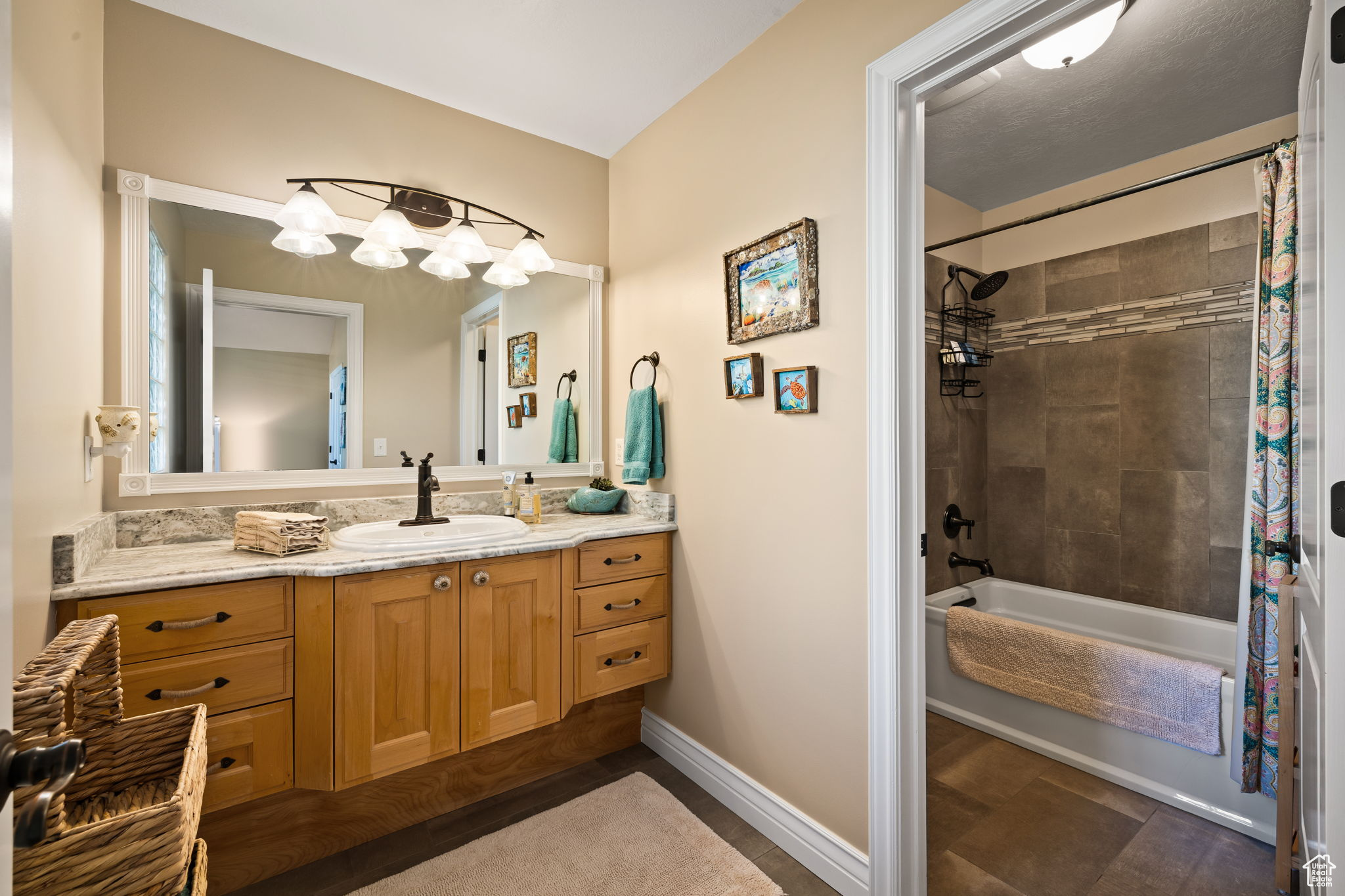 DORCHESTER POINTE - Residential