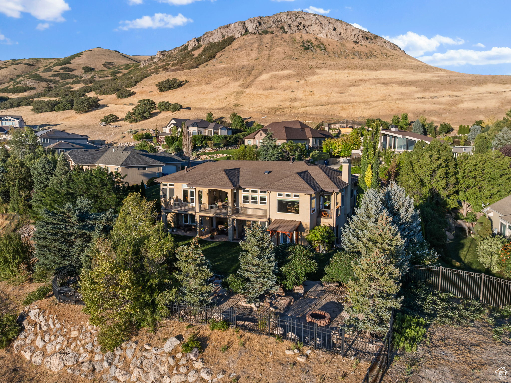 DORCHESTER POINTE - Residential
