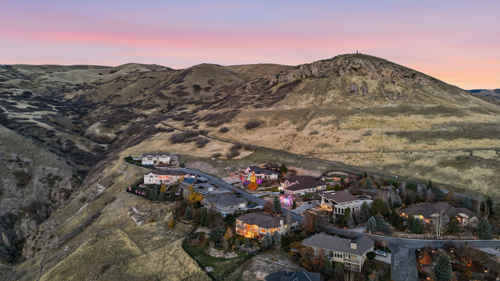 DORCHESTER POINTE - Residential