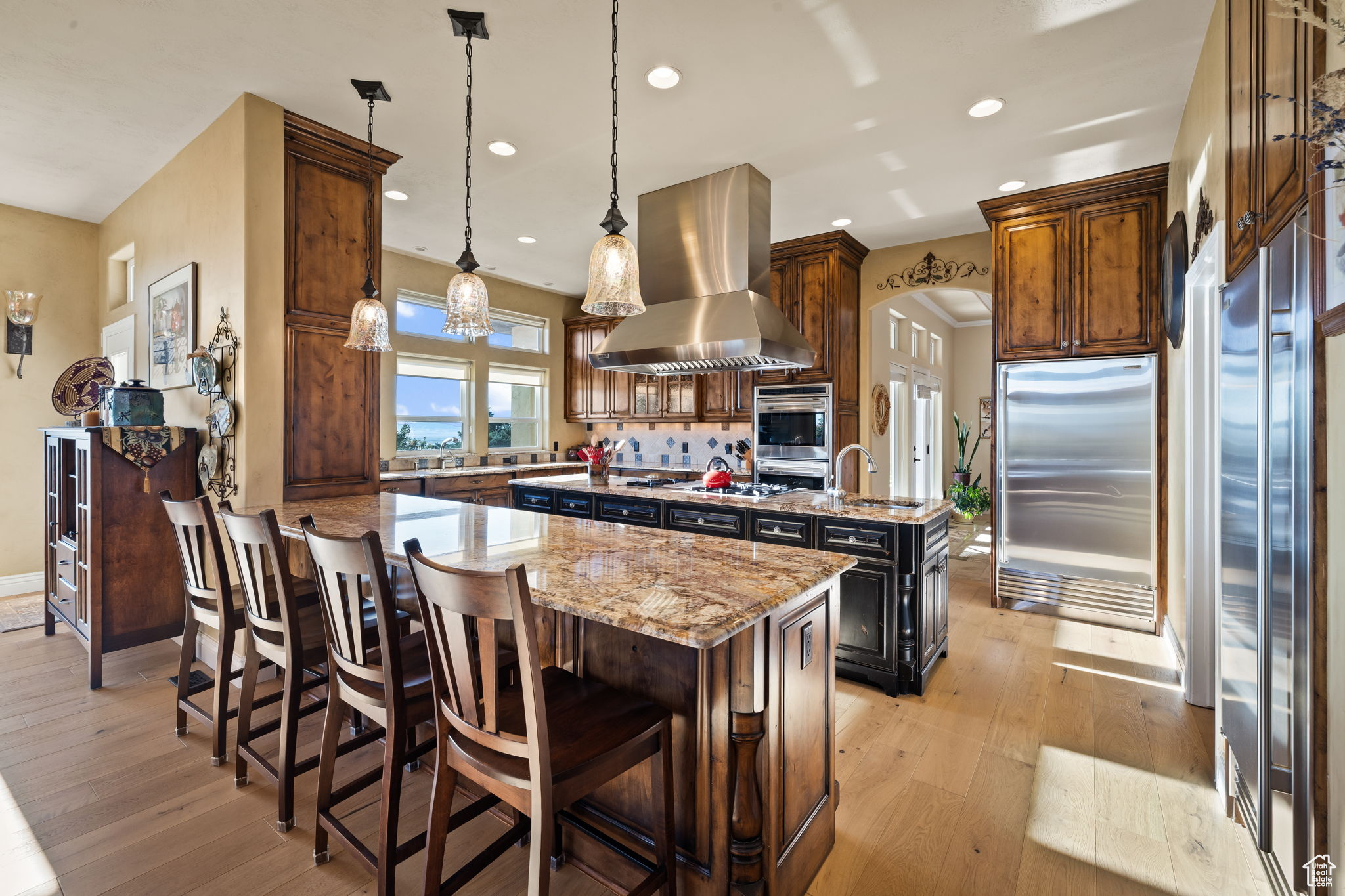 DORCHESTER POINTE - Residential