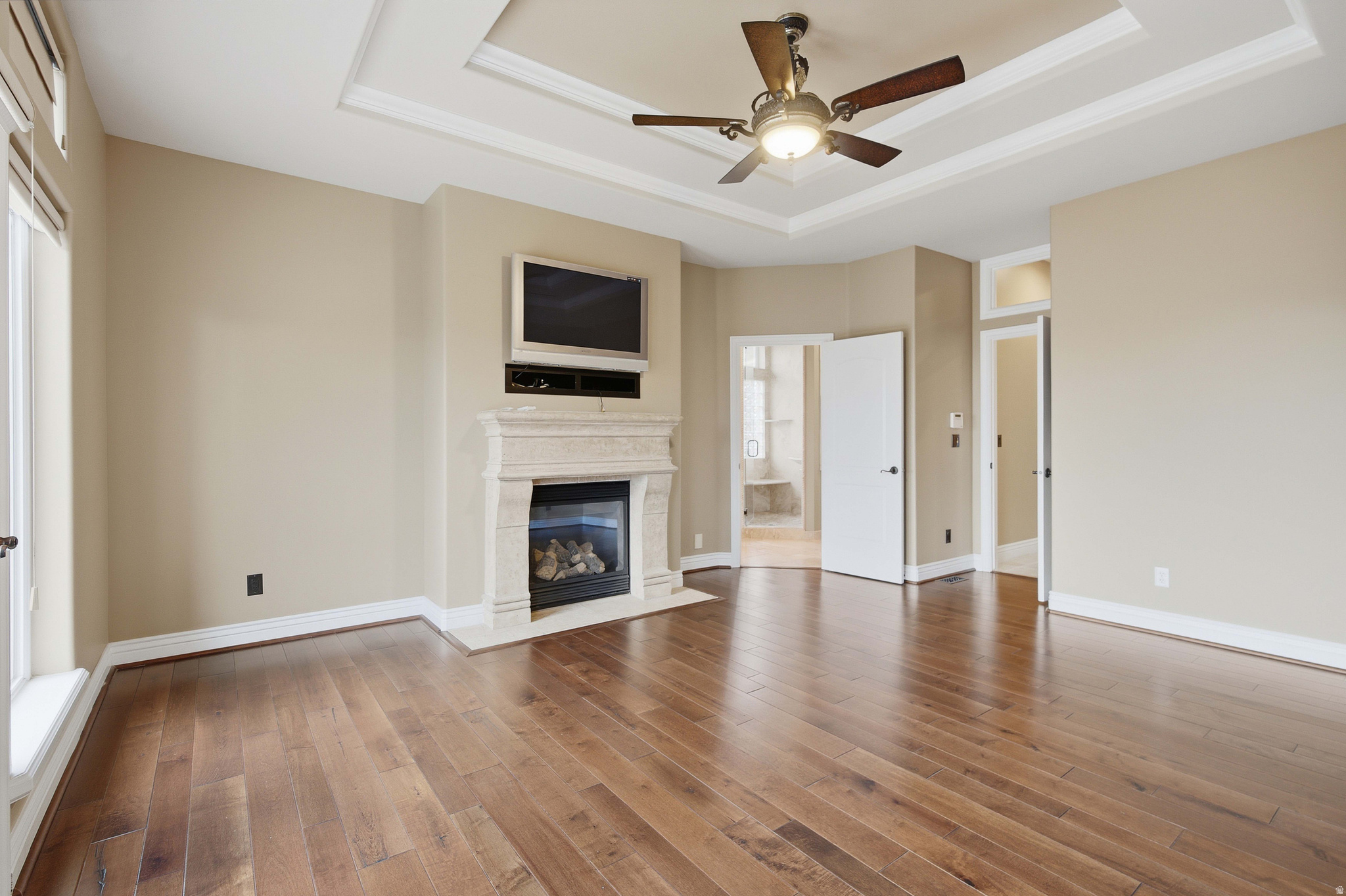 DORCHESTER POINTE - Residential