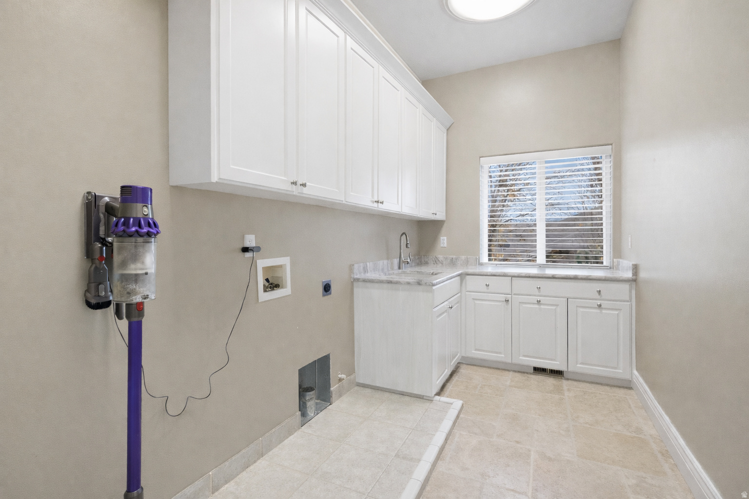 DORCHESTER POINTE - Residential