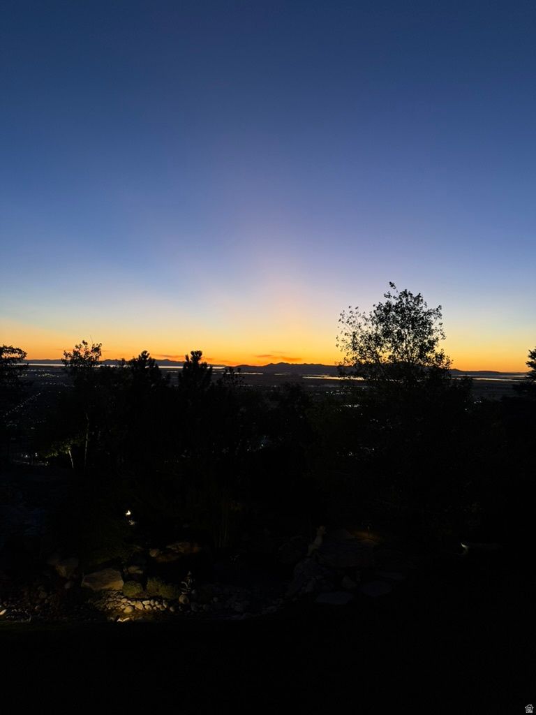 DORCHESTER POINTE - Residential